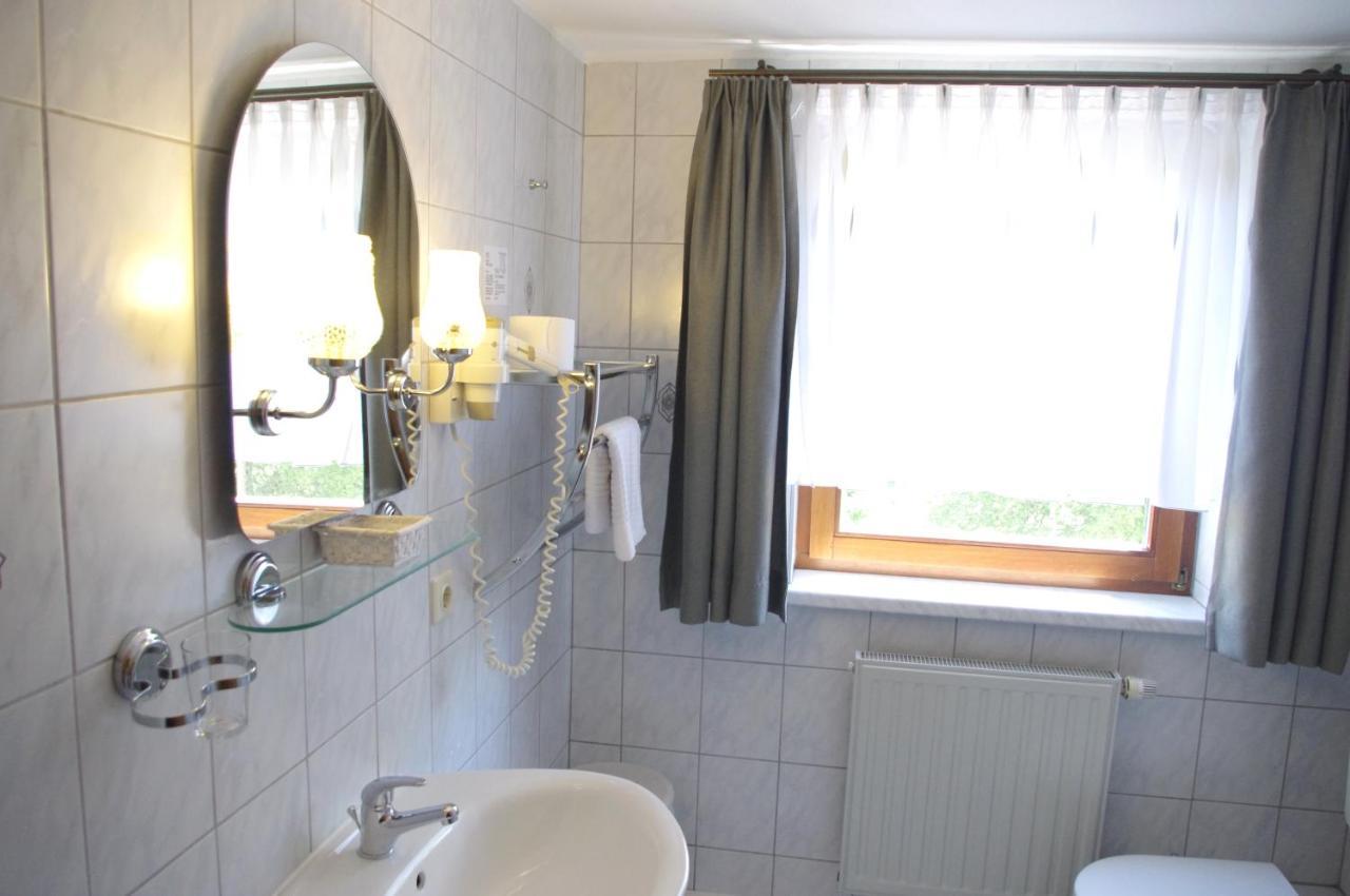 קלינגנתאל Hotel Gasthof Zum Walfisch מראה חיצוני תמונה
