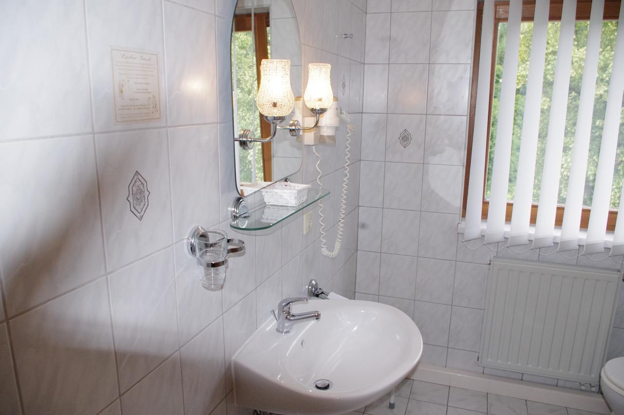 קלינגנתאל Hotel Gasthof Zum Walfisch מראה חיצוני תמונה